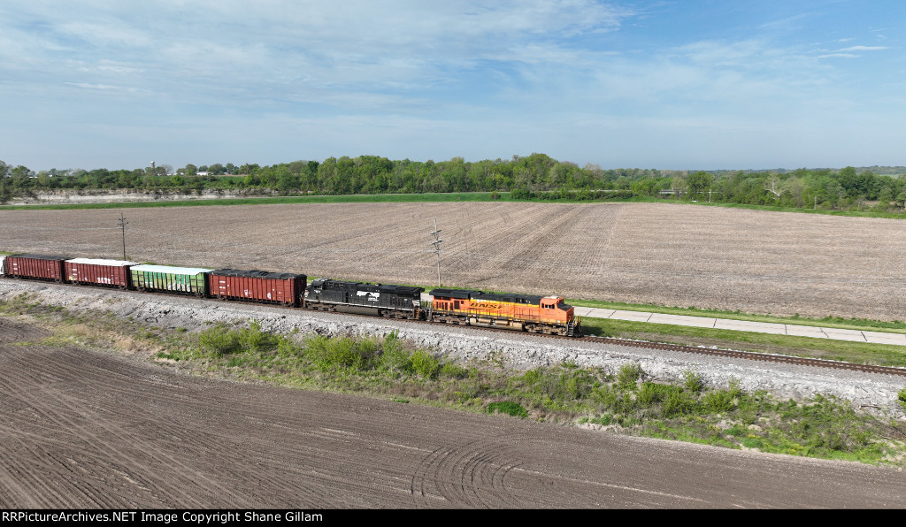 BNSF 5985